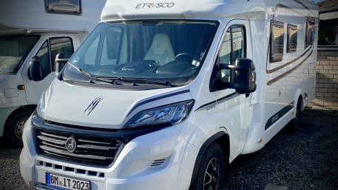 Flip – Etrusco T7400QB - elegant and well equipped