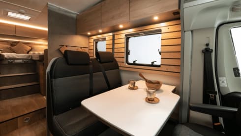 Jura – Elddis Whirlwind GT 74DI (modello 2027), 4 posti letto
