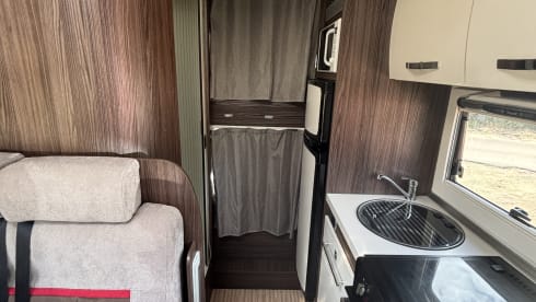 Betty  – 6 berth Benimar Mileo from 2018