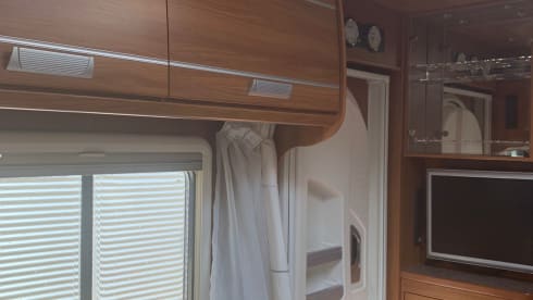 4p Dethleffs semi-integrated uit 2011