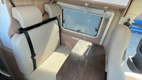 Laika automaat – Laika with Automatic, Super nice and handy bus camper, air conditioning 2022