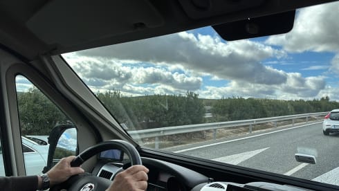 Adria Coral 670 met lengtebedden. Met alles erop en eraan! 