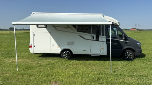Beautiful Hymer 2-seater