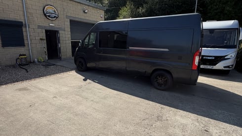CHRISSY THE CAMPER – Autobus Citroën a 4 posti letto del 2014