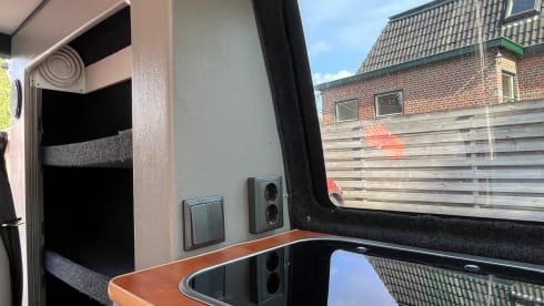Willem – 2-seater Volkswagen bus from 2000