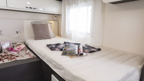 Kronos 284TL – Autocaravana en Alicante/ Torrevieja desde 100€/noche — ¡Vuela y conduce!