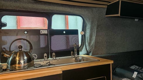 AGA Campervans – Camper Ford a 3 posti letto del 2018
