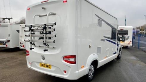 The Adventure Wagon – Family Friendly 6 berth Adventure Wagon