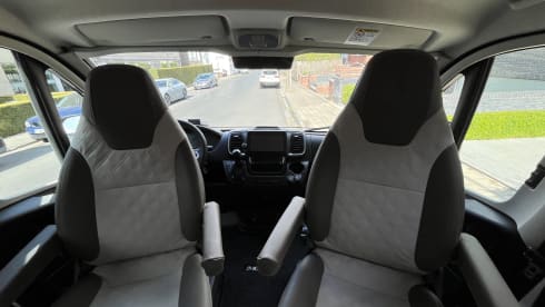 Campervan met pop up daktent – 4p Fiat bus uit 2026