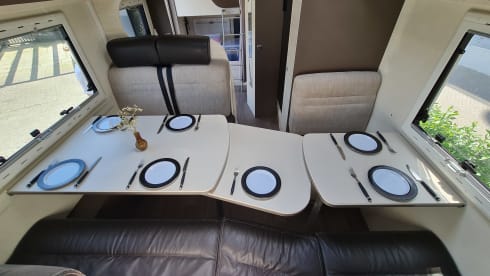 Luxe Familiecamper – Luxury Family Camper, Sleeps 6, Air Conditioning, Wifi