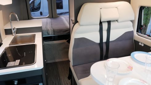  Mclouis3, 2 beds - 4 seats.