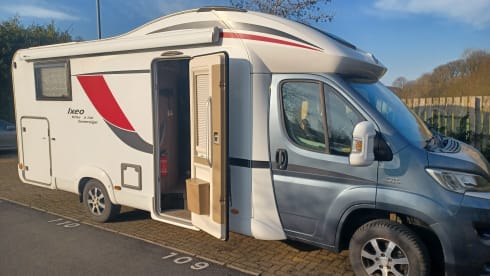 Liz – 4 berth Burstner Motorhome with Gasflow system and solar panels