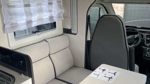 Feel Home on wheels – New and spacious Roller Team 2023 with central bed