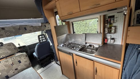 Echte gezinscamper – 6p Hymer alcove from 2000