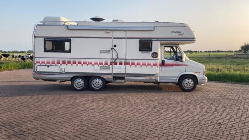 Wonderful spacious family camper for rent
