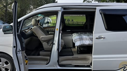 The Borderless Reiver – 3 (+ 1 small child) berth Toyota campervan from 2007