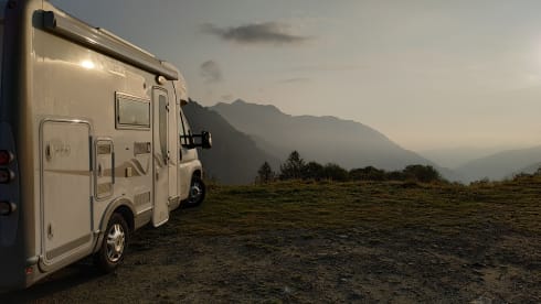 Lovely Camper – Cabinet
