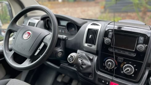 Off grid and off the gas Fiat Ducato L2H2