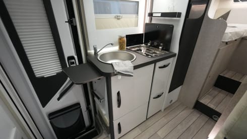 Utopia – 4p Peugeot semi-integrated uit 2024