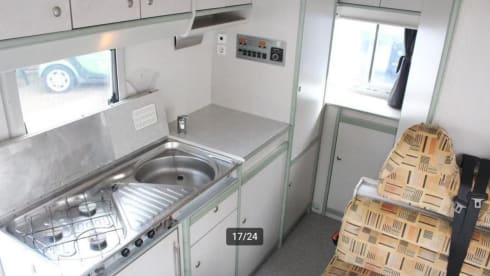 Sleek KNAUS Traveler 4p, 5.5m and double air conditioning!