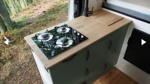 Bussie  – Atmospheric Sprinter bus - off grid