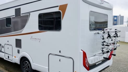 4. LeySi – Luxury mobile home Bürstner Lyseo TD744 Harmony