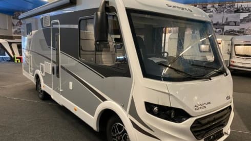 7 – Luxurious, spacious camper with single beds!