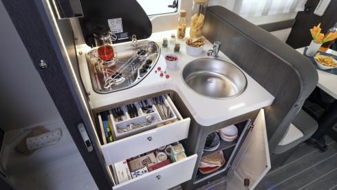 Bavarian Camper 4 – Teilintegrierter für 5 Personen mit Automatik