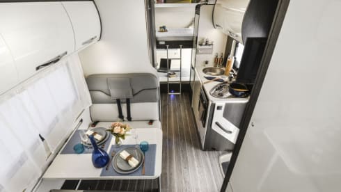 Rollerteam Zefiro 675 6 Berth – 6 berth Roller Team alcove from 2023