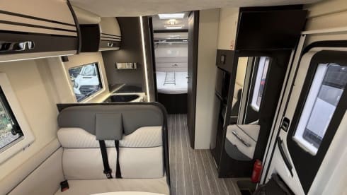 Charlie – High-Spec 5 berth Roller Team Motorhome - Free Wifi & Insurance - 2024
