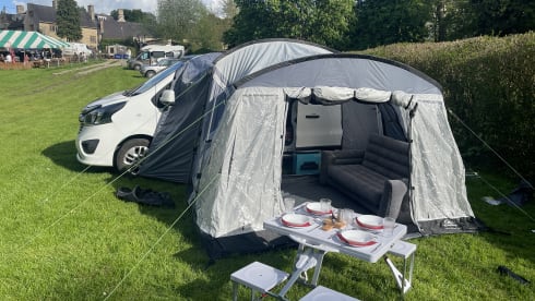 Lexi – 4 berth Vauxhall vivaro 