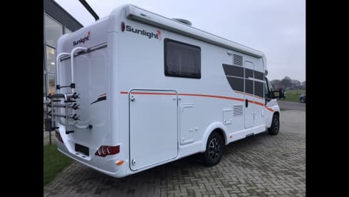 Sunlight T68, 2019. Einzelbetten, Hubbett, große Garage, Navigation