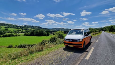 Camperke Lina – Gezellige 2 Persoons Camper met 4 zitplaatsen