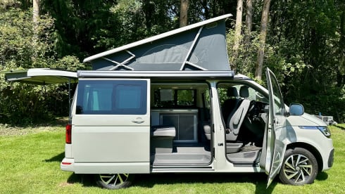 Daisy  – 4 berth Volkswagen California Ocean campervan from 2022