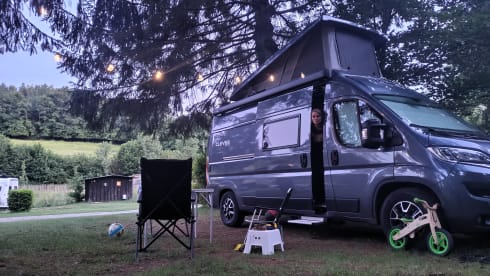 Clever Van with roof tent (4 persons) - Built in 2022