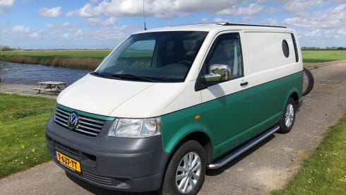 Experience adventures with Jip! 2p VW camper bus
