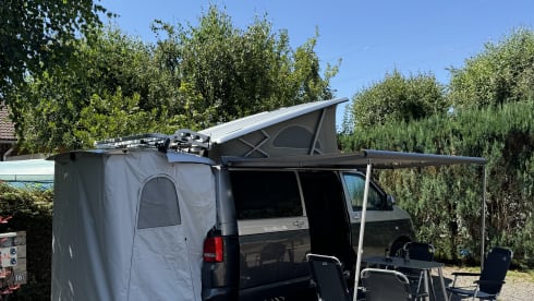 4p Volkswagen campervan uit 2012