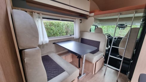 Conch – Brand new, cozy and fully equipped family camper (alcove) 