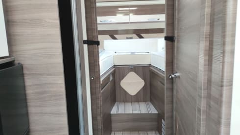 Nevis 870 – ARK H 699 GLG