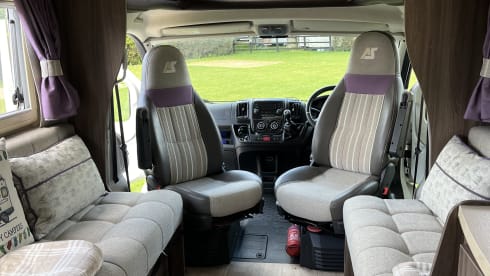 The Breeze – Comfortable, spacious and well equipped motorhome.