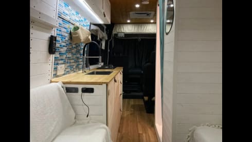 Crafty Fredrick – The comfverted 2018 VW Crafter Supervan 