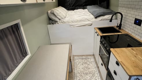 Peugeot Boxer Fully Off-Grid Campervan!