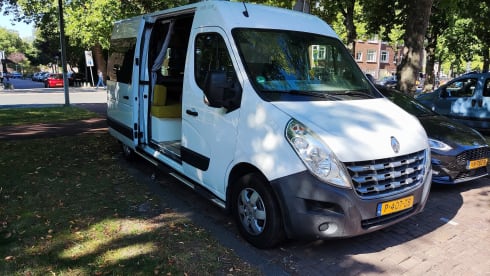 2p Renault bus uit 2014