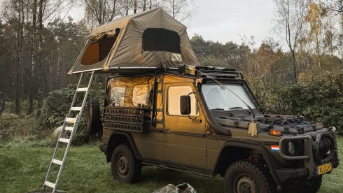 2p Mercedes-Benz rooftop from 1995