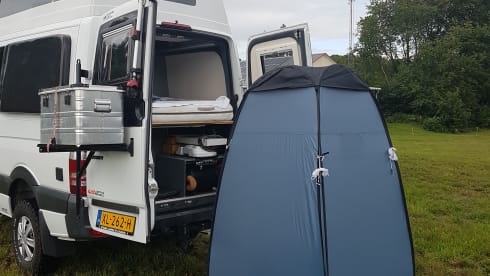 Zwerver – Luxe Mercedes camperbus 4x4