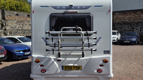 Peugeot semi-integratiecamper met 6 slaapplaatsen vanaf 2016