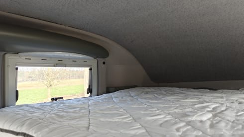 Gezellige 4-persoons alkoofcamper – ideaal voor stel of klein gezin