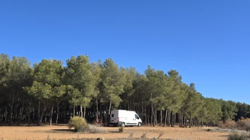 Bravo – 2p off-grid camper (conversion 2024)