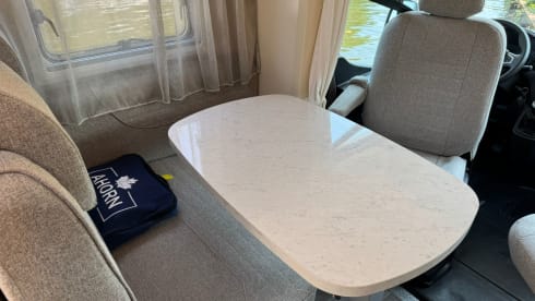 5p Maple alcove from 2022