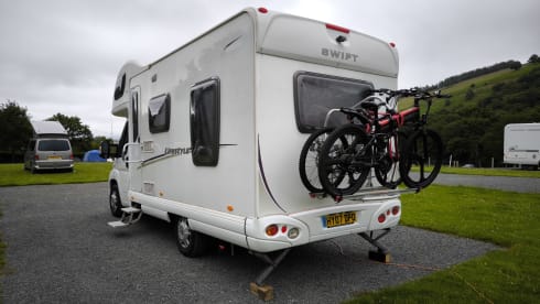 Snufkin – Swift Lifestyle 590R 4 berth